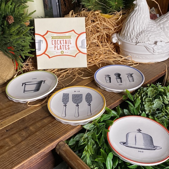 Williams Sonoma Adorable Antique Illustration Cocktail Plates - Set of Four - Picture 15 of 17
